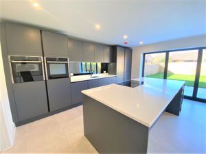 Photo 27- click for photo gallery